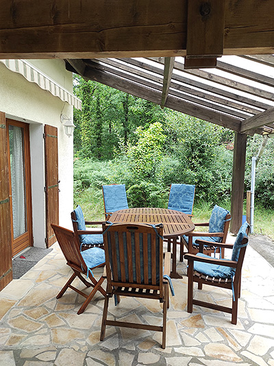 Haus Bancalet: Möbel auf der Terrasse