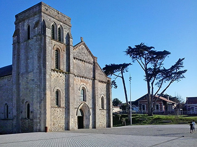 Die Kirche von Soulac -Basilika Notre-Dame-de-la-Fin-des-Terres